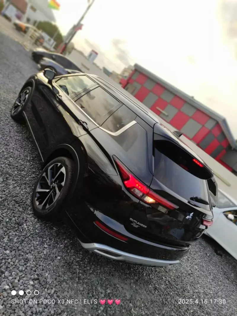 Mitsubishi OUTLANDER   - 2022