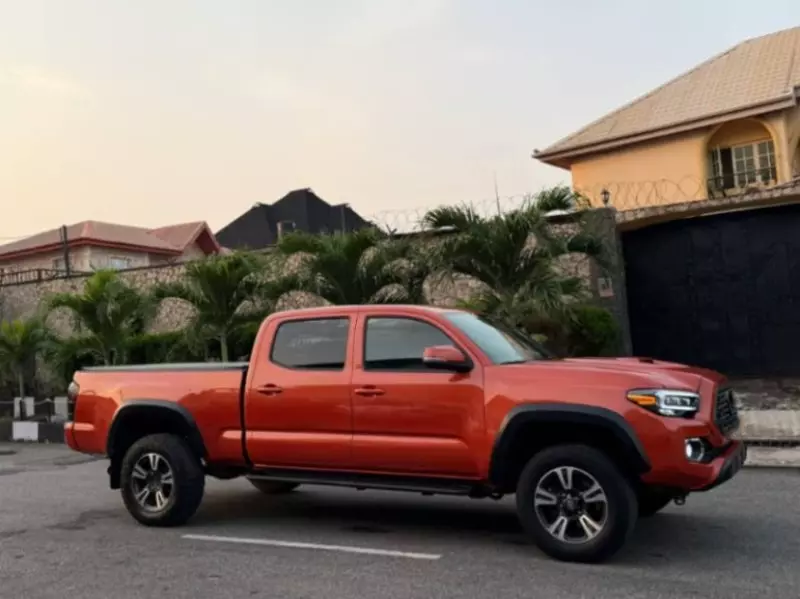 Toyota Tacoma   - 2016