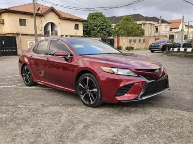 Toyota Camry   - 2018