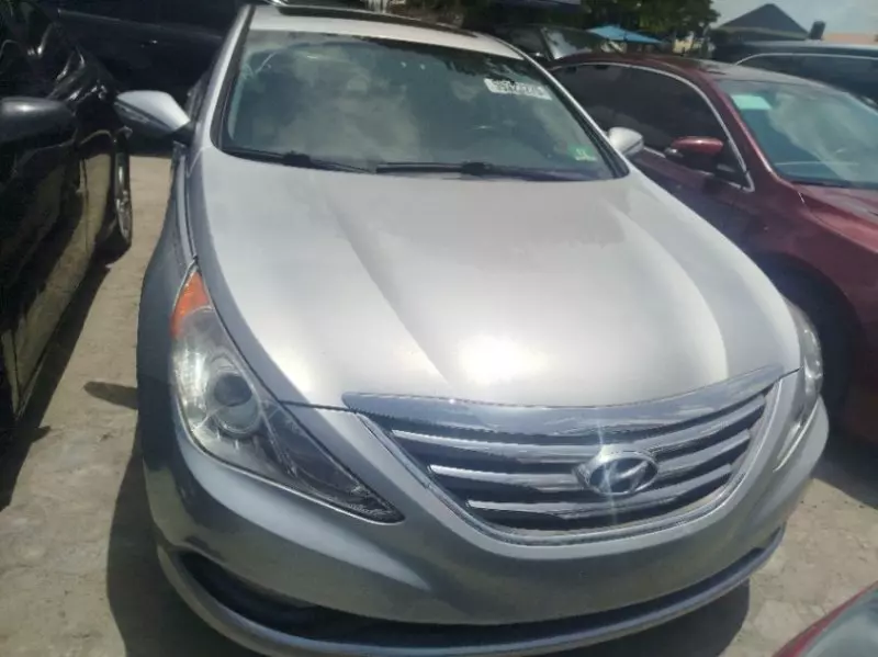 Hyundai Sonata   - 2014