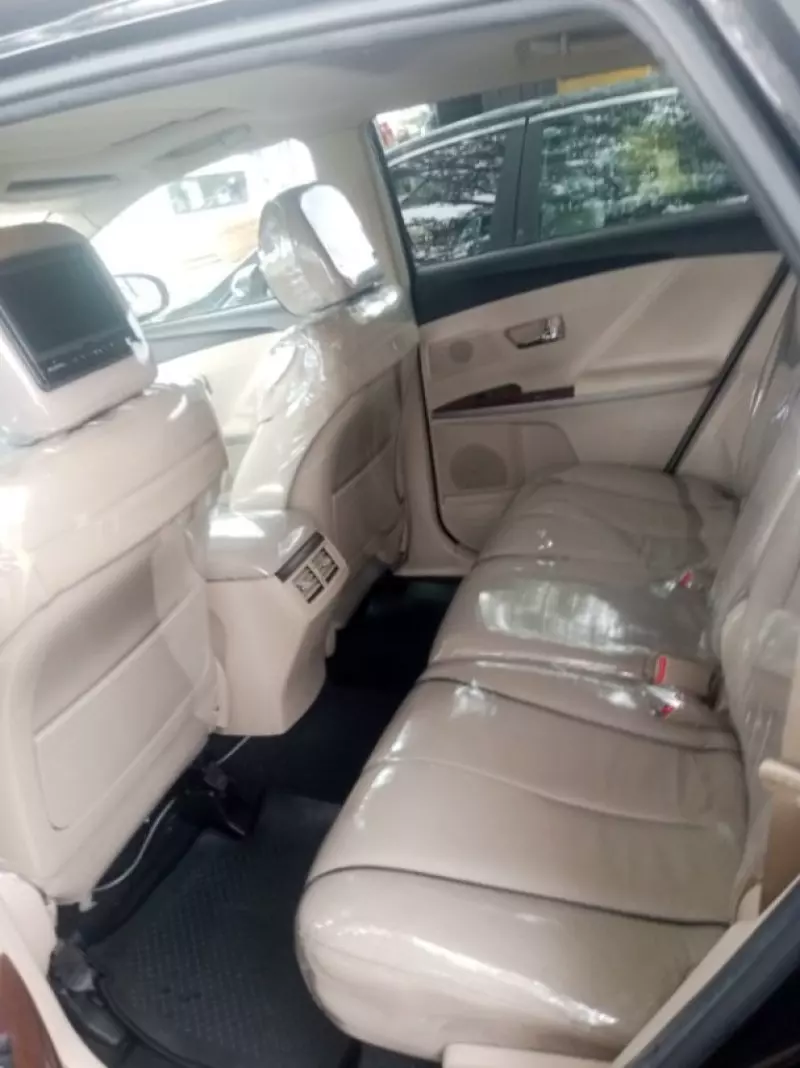 Toyota Venza   - 2012
