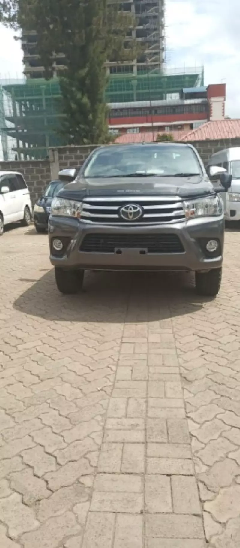Toyota Hilux   - 2018