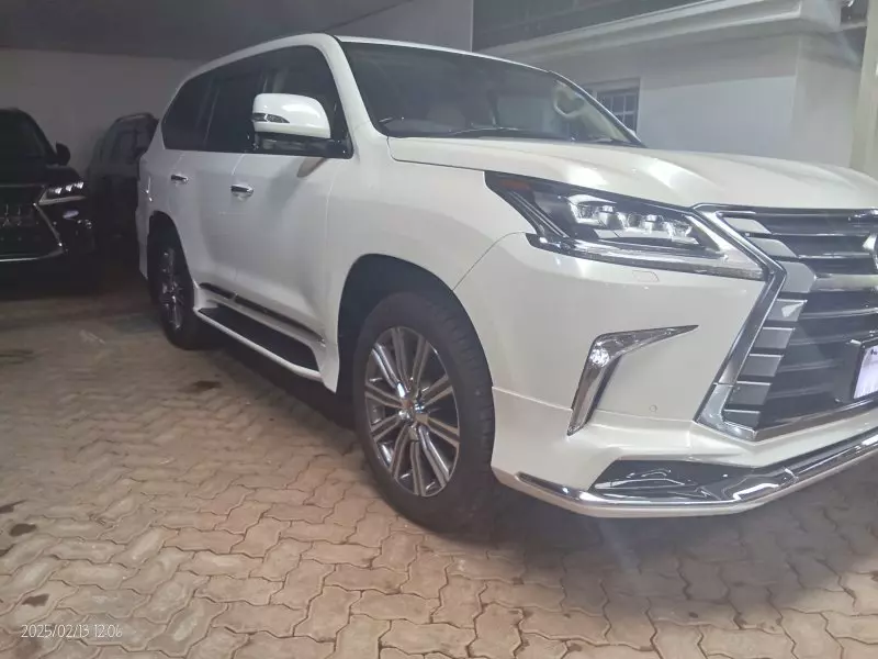 Lexus LX 570   - 2016
