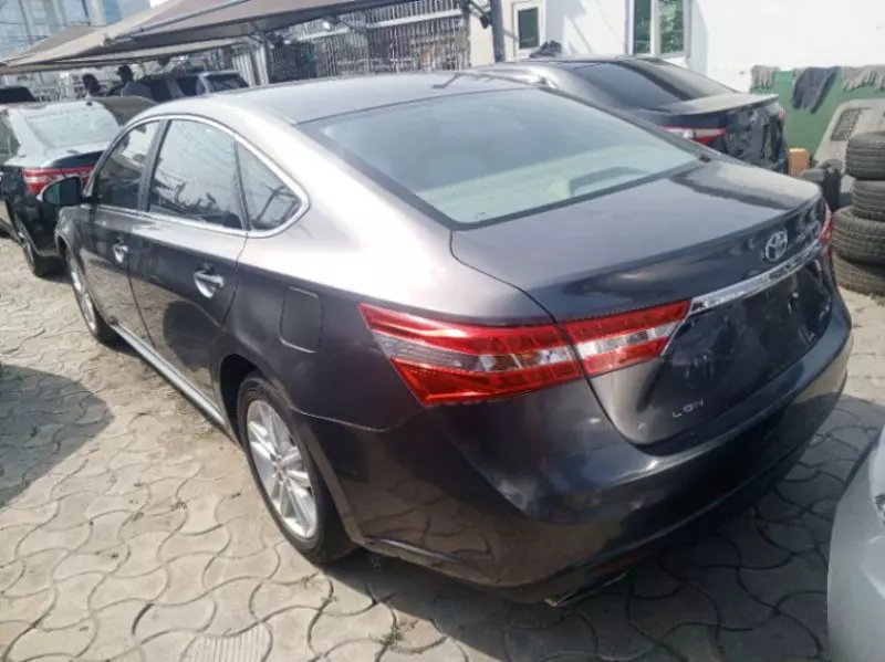 Toyota Avalon   - 2014