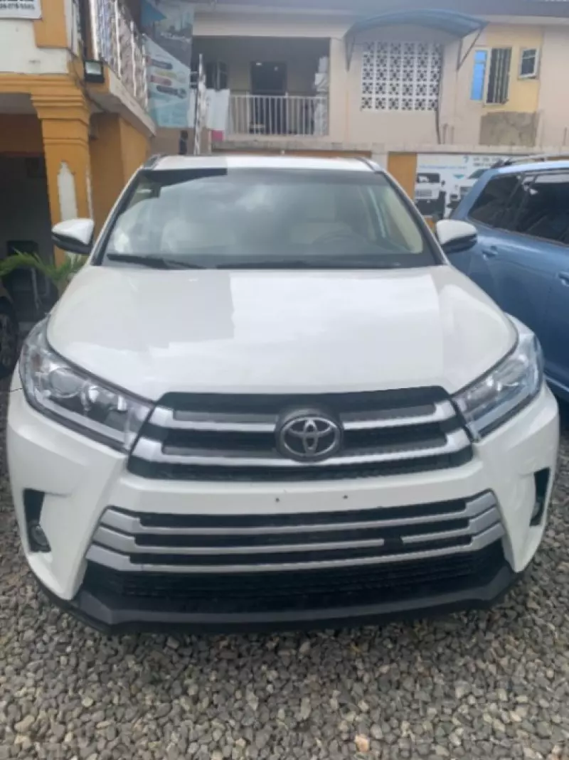 Toyota Highlander   - 2015