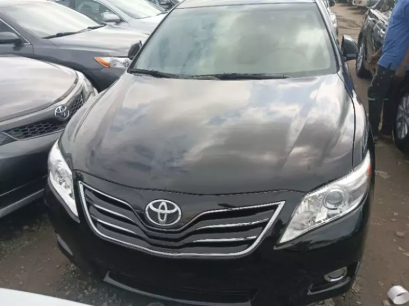 Toyota camry   - 2011