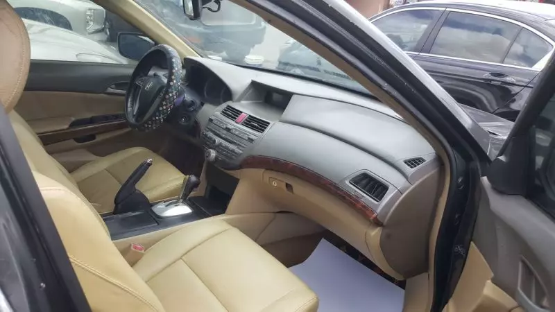 Honda Accord   - 2009