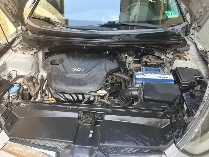 Hyundai Veloster   - 2013