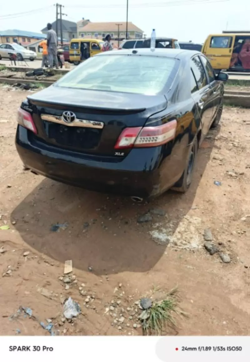 Toyota Camry   - 2011