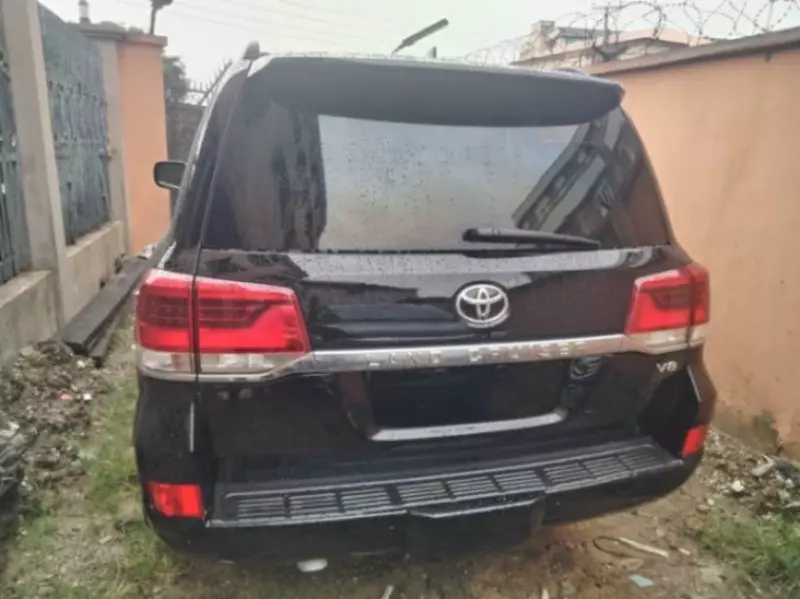 Toyota Landcruiser   - 2016