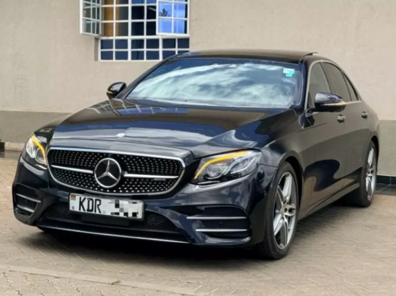 Mercedes-Benz E200   - 2017