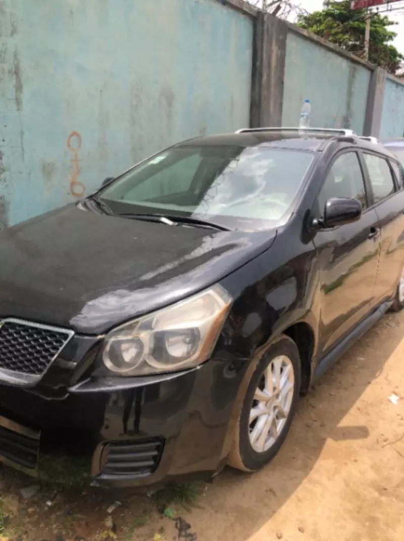 Pontiac Vibe   - 2010
