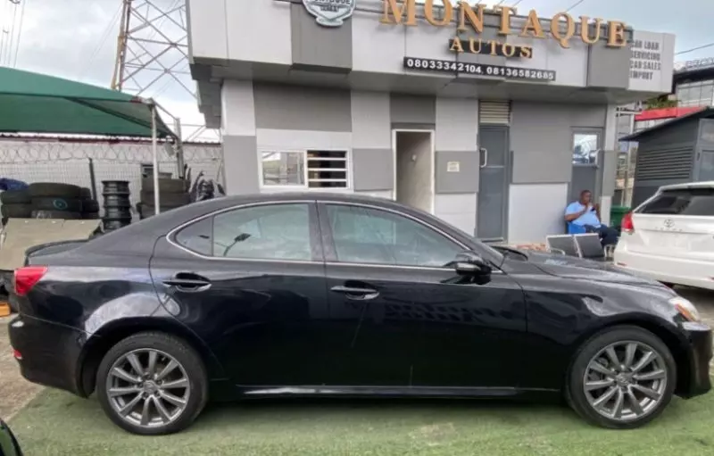 Lexus IS 250   - 2011