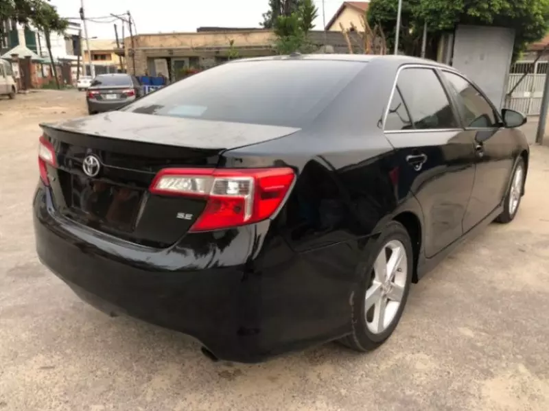 Toyota Camry   - 2014