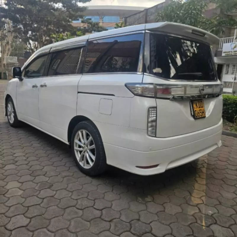 Nissan Elgrand - 2014