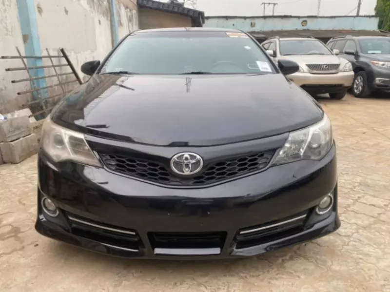 Toyota Camry   - 2013