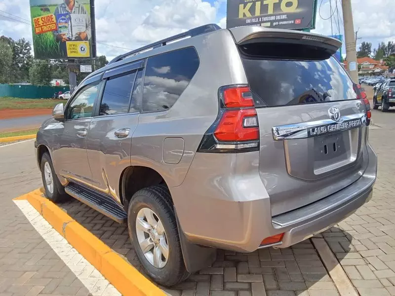 Toyota Landcruiser Prado   - 2017