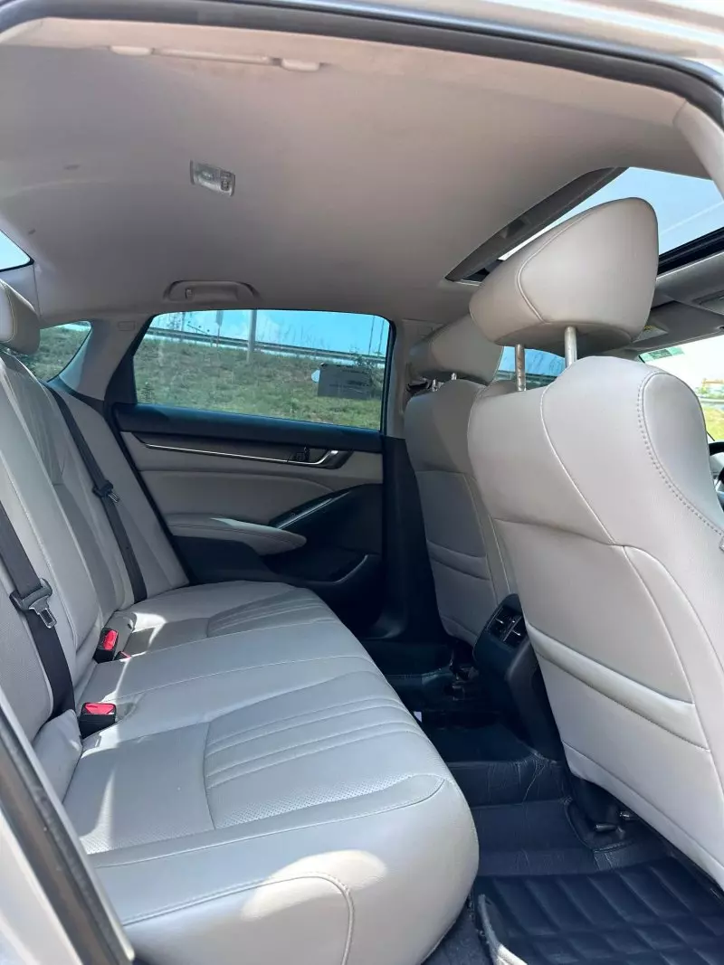 Honda Accord   - 2019