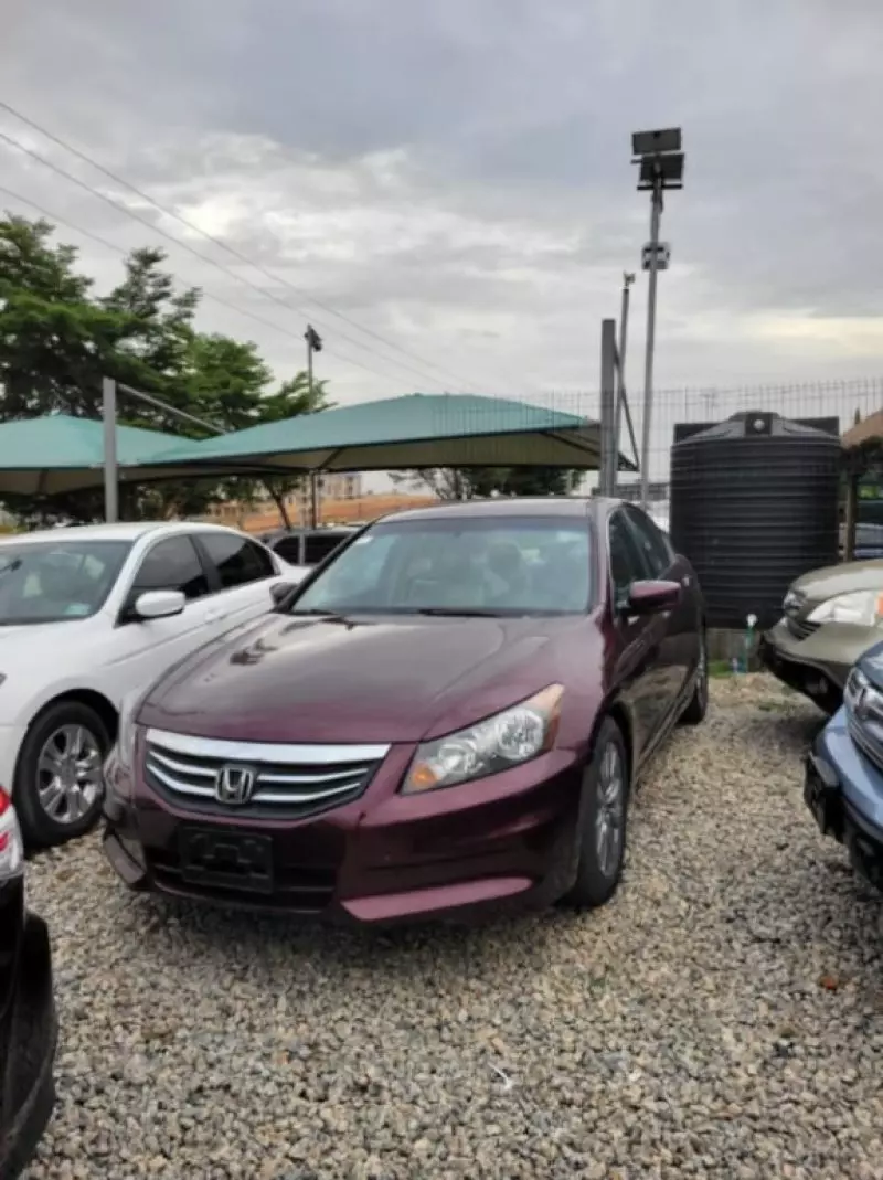 Honda Accord   - 2011