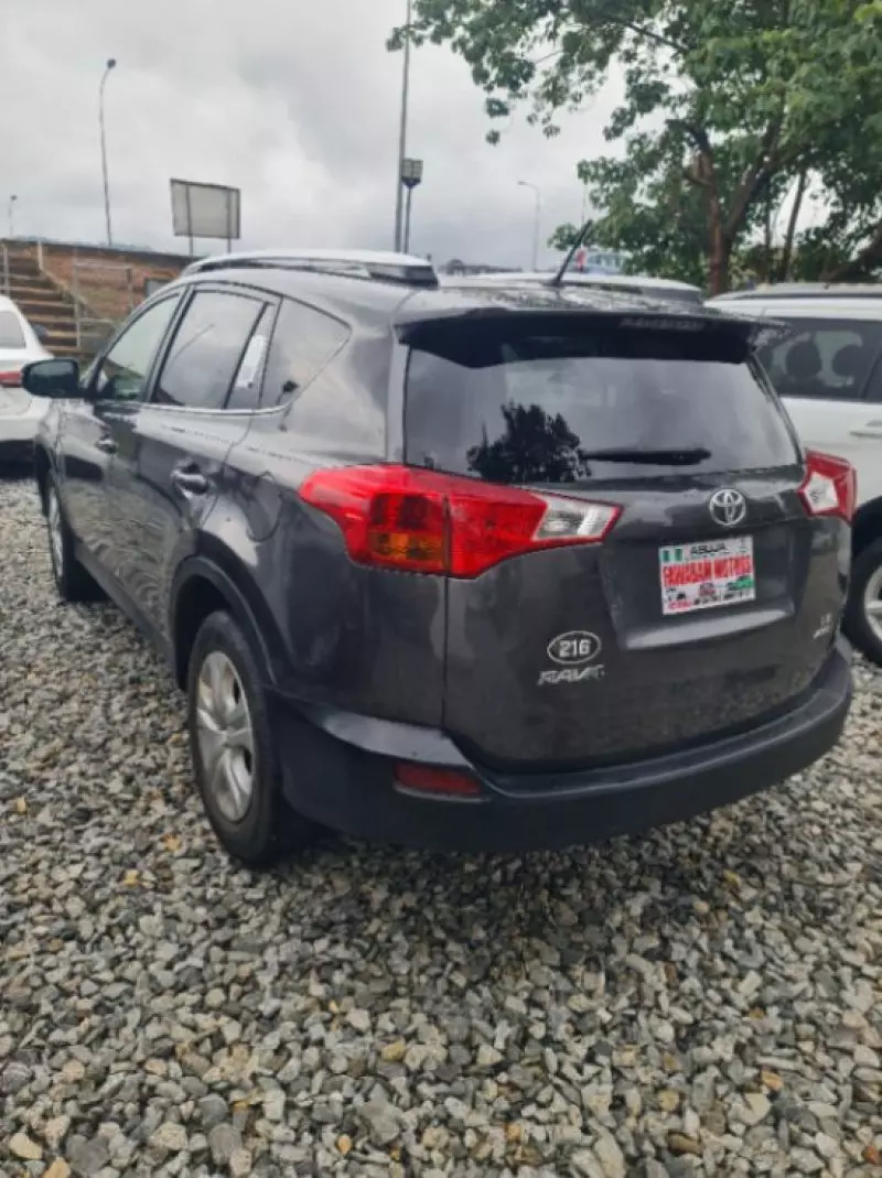 Toyota RAV4   - 2015