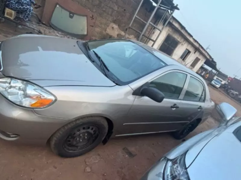 Toyota Corolla   - 2007