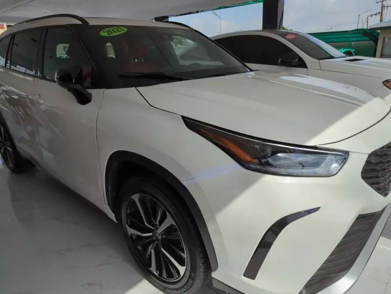 Toyota Highlander   - 2021