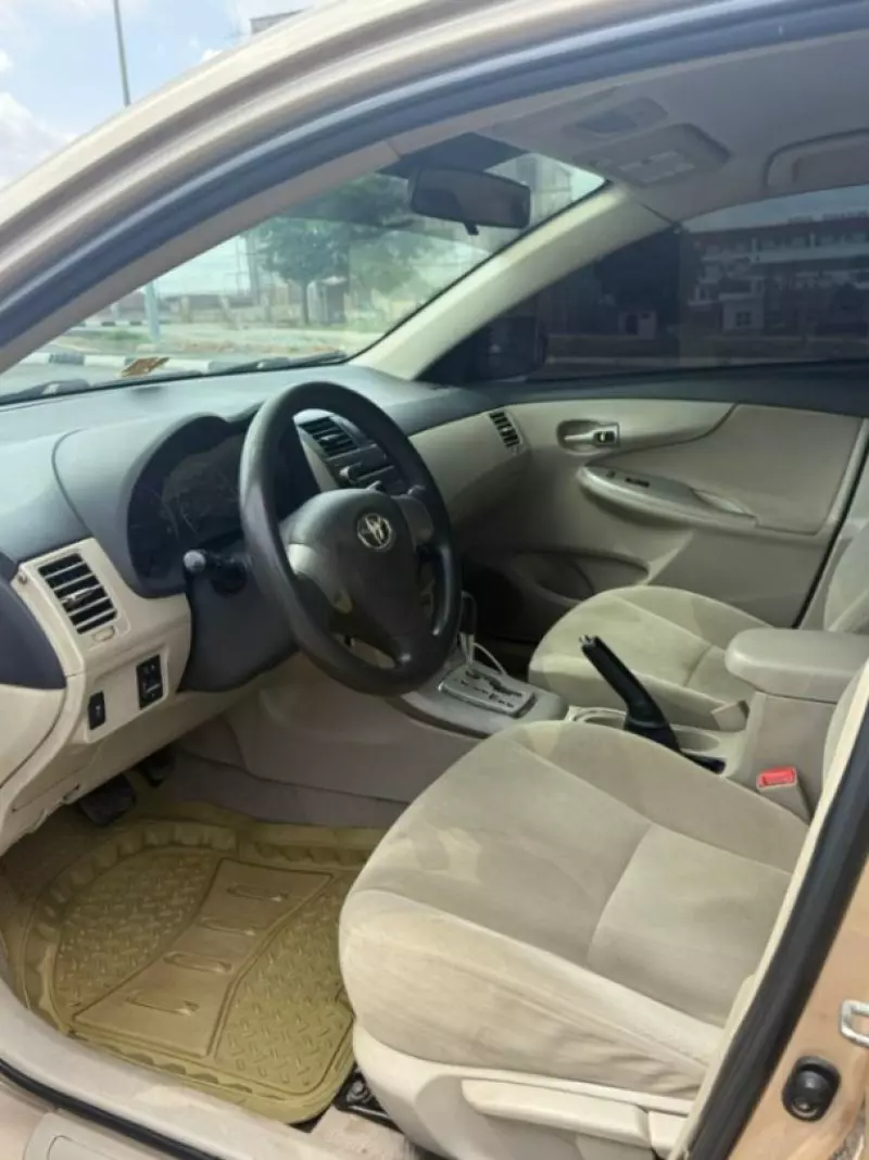 Toyota Corolla   - 2013