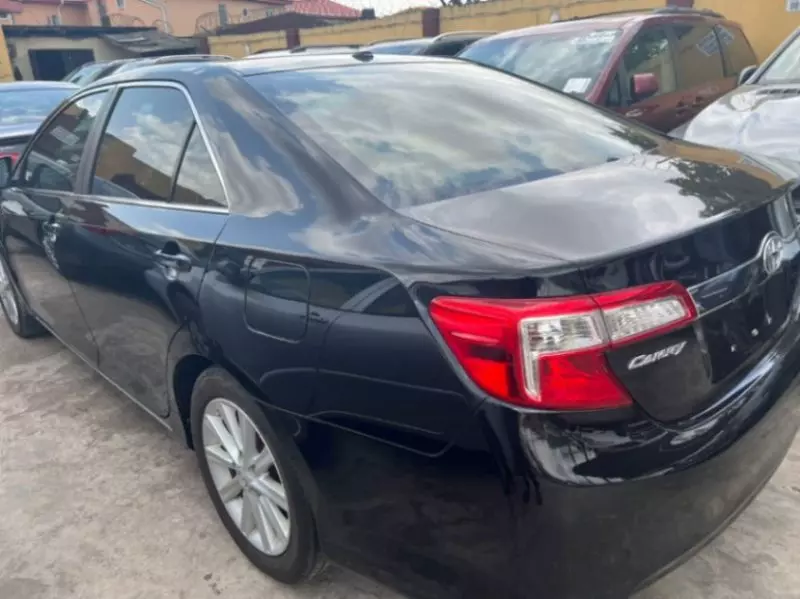Toyota Camry   - 2013