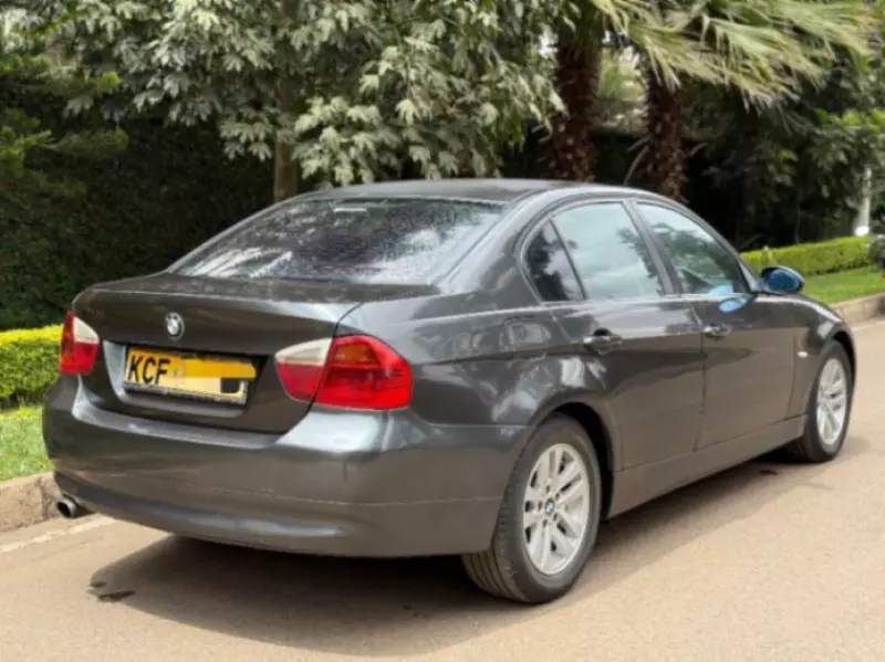 BMW 320i   - 2008