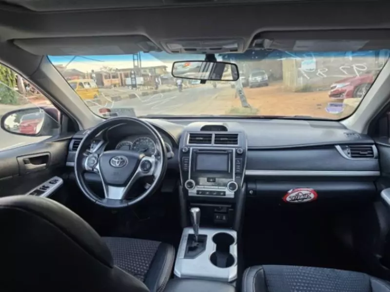 Toyota Camry   - 2013