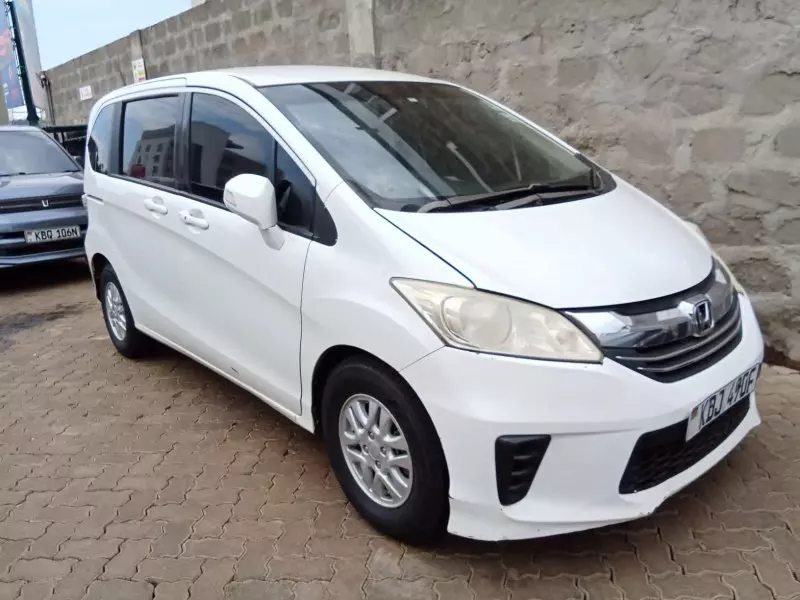 Honda Freed   - 2015