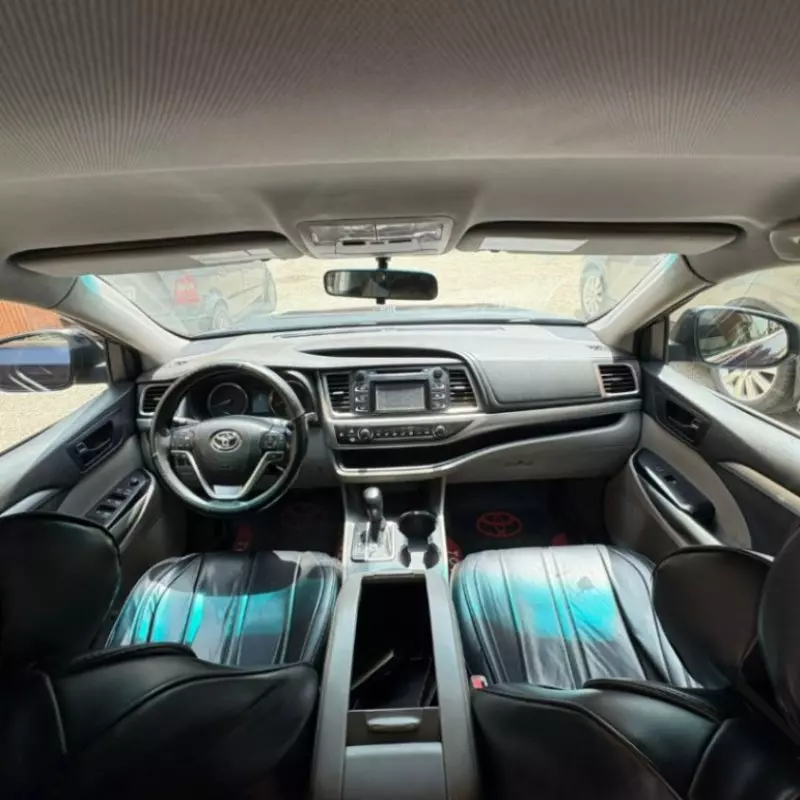 Toyota Highlander   - 2015