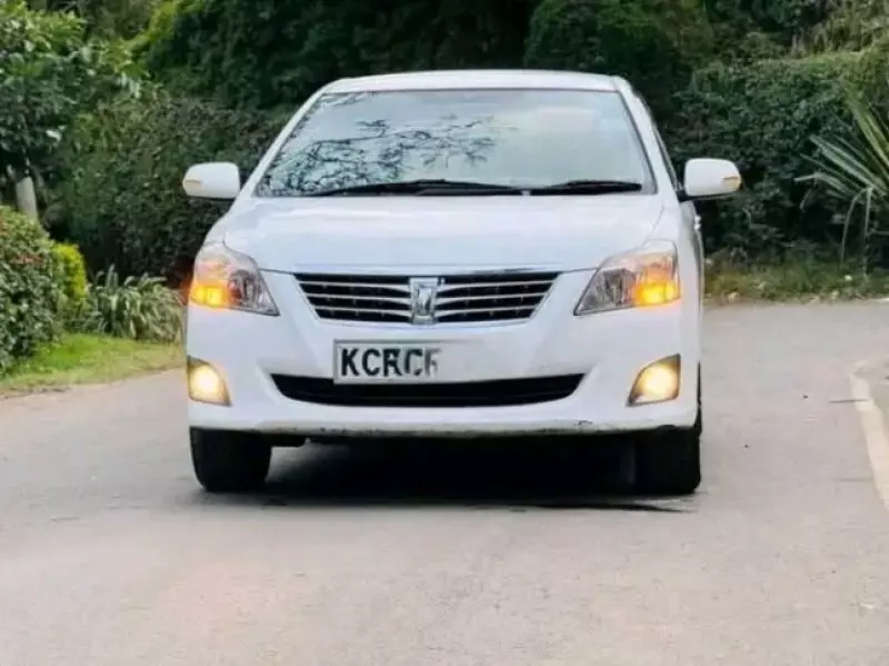 Toyota Premio    - 2011