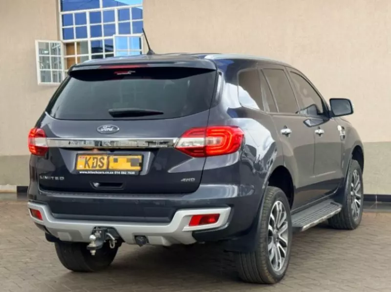 Ford Everest   - 2022