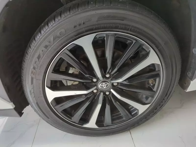 Toyota Highlander   - 2021