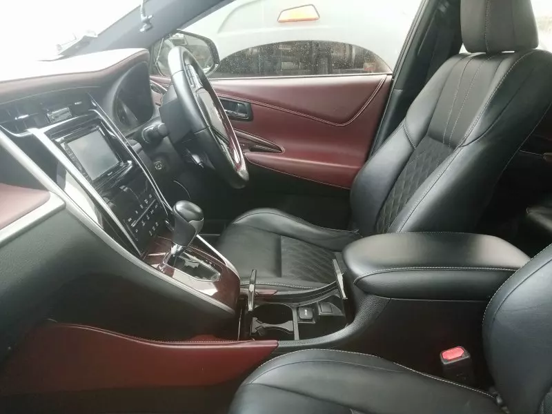Toyota Harrier   - 2014