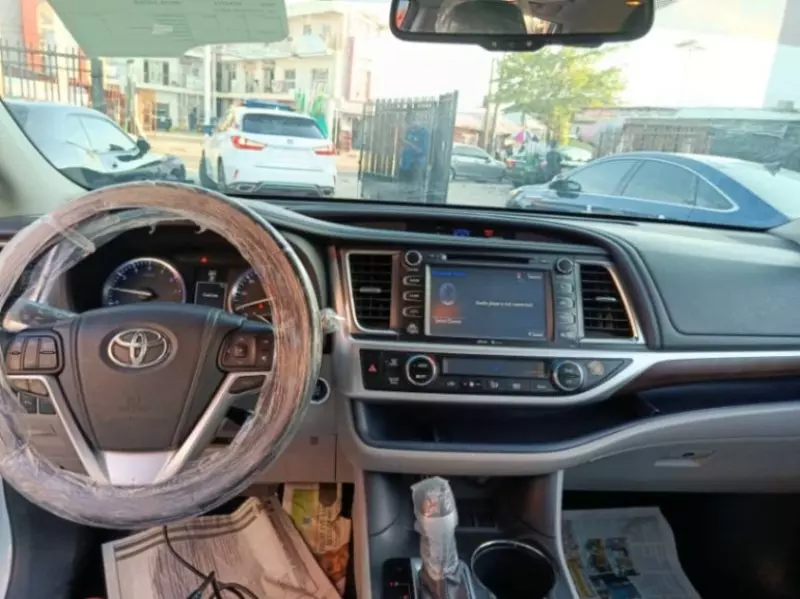 Toyota Highlander   - 2014