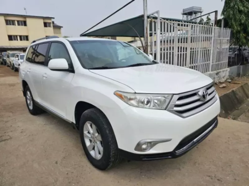Toyota Highlander   - 2011