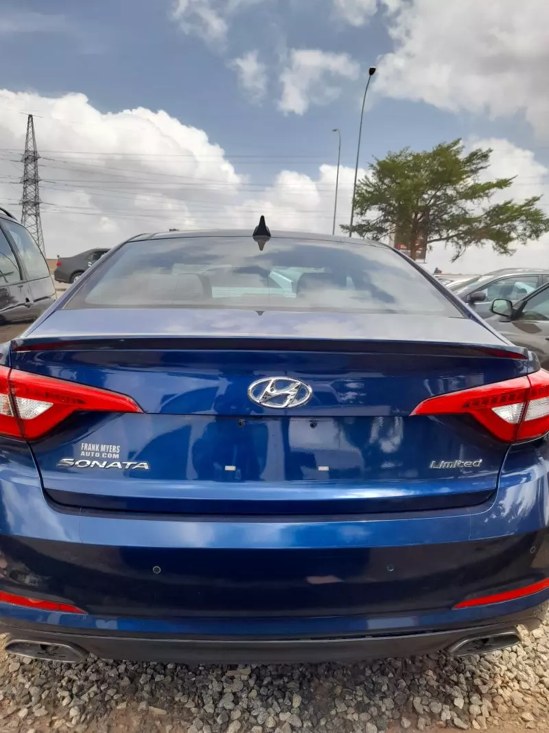 Hyundai Sonata   - 2015