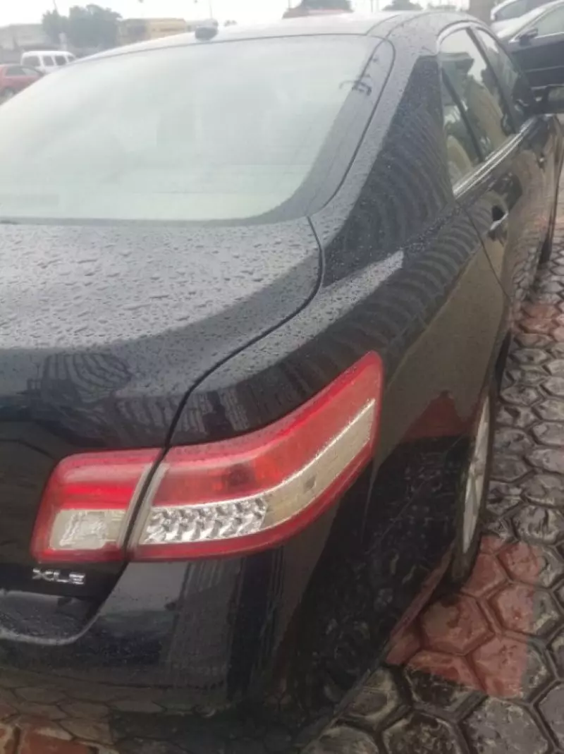 Toyota camry   - 2011