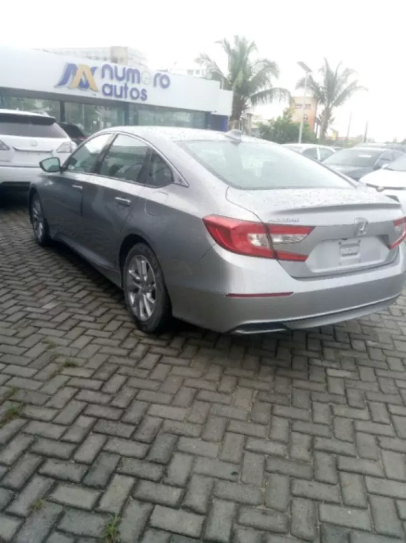 Honda Accord   - 2021