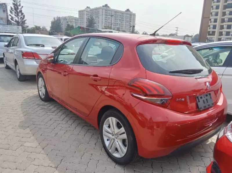 Peugeot 208   - 2018