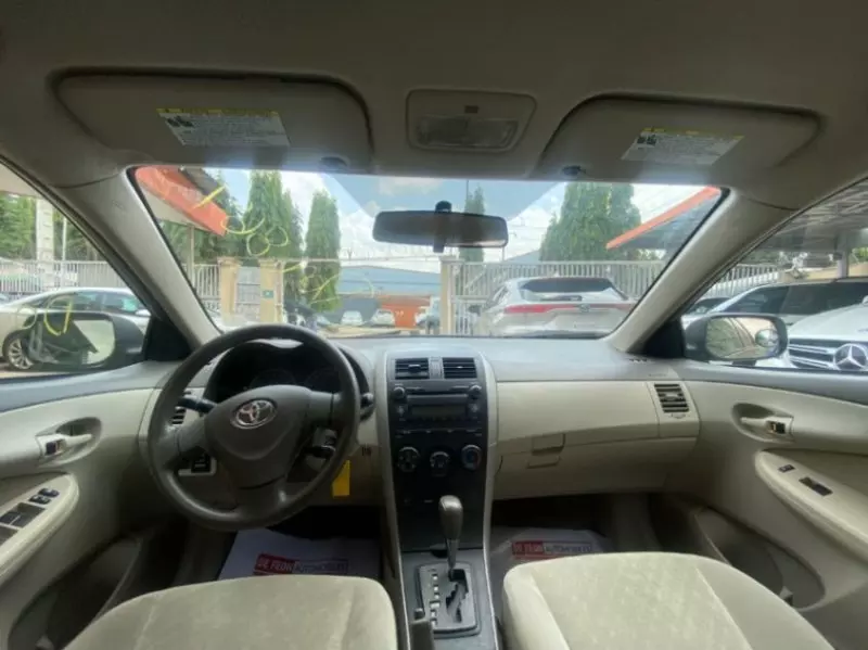 Toyota Corolla   - 2010
