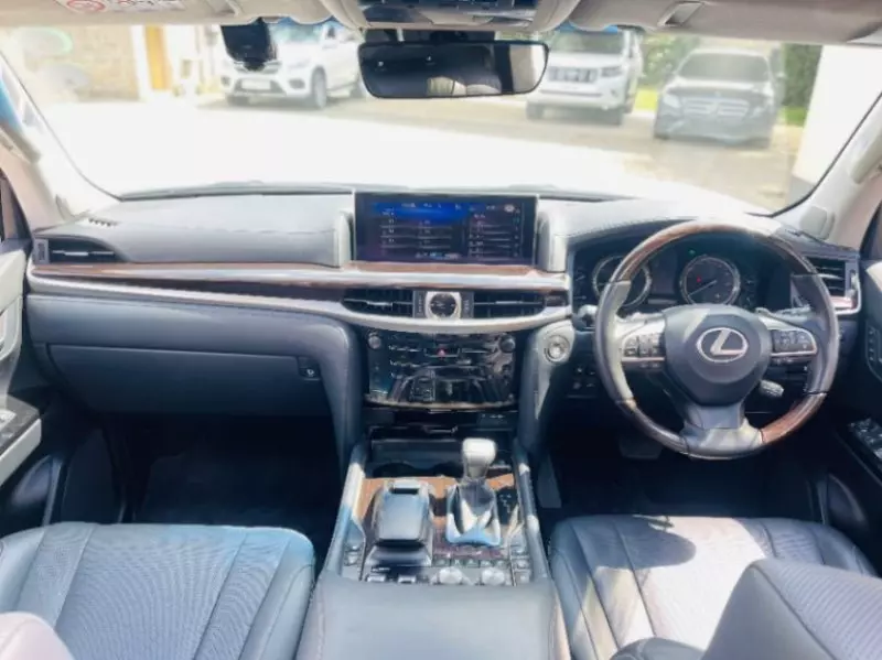 Lexus LX 570   - 2018