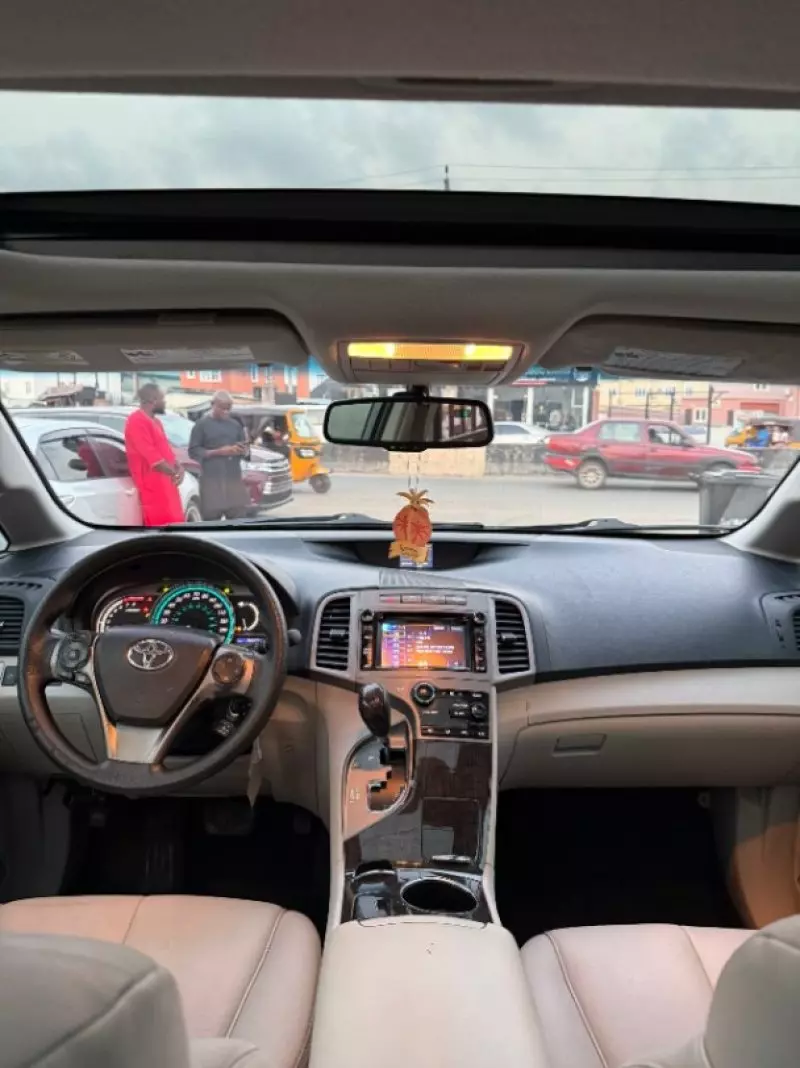 Toyota Venza   - 2014