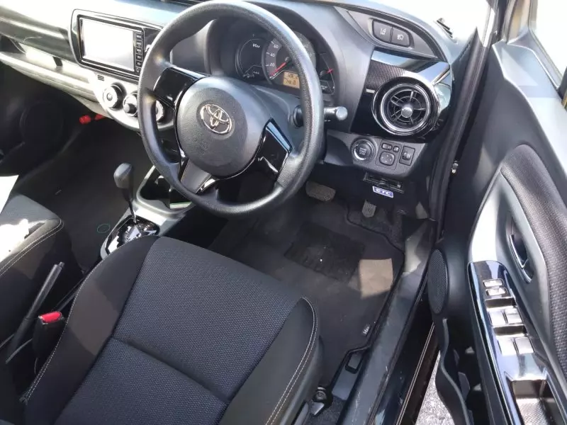 Toyota Vitz   - 2018