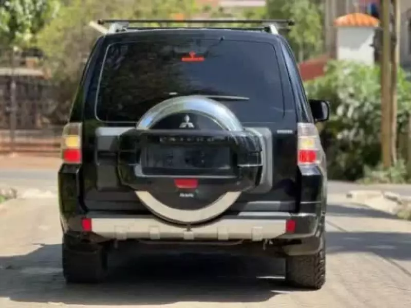 Mitsubishi Pajero Exceed