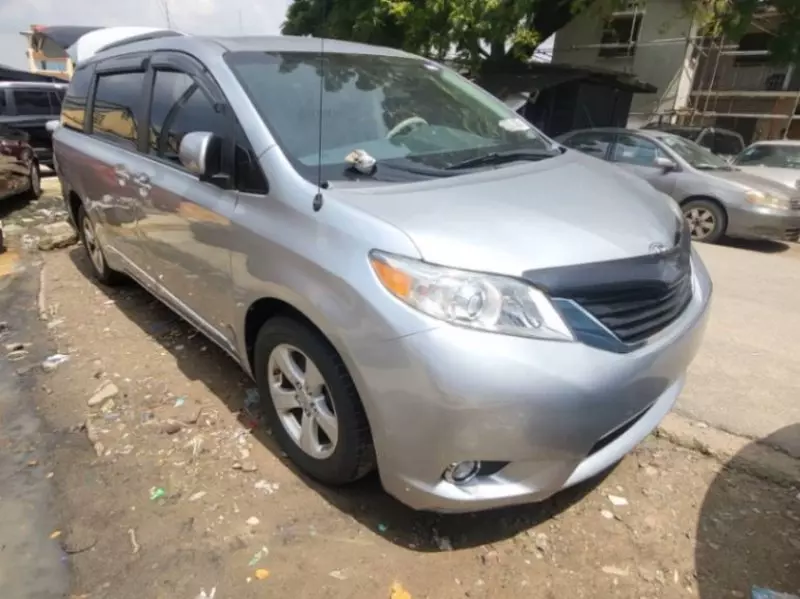 Toyota Sienna   - 2012