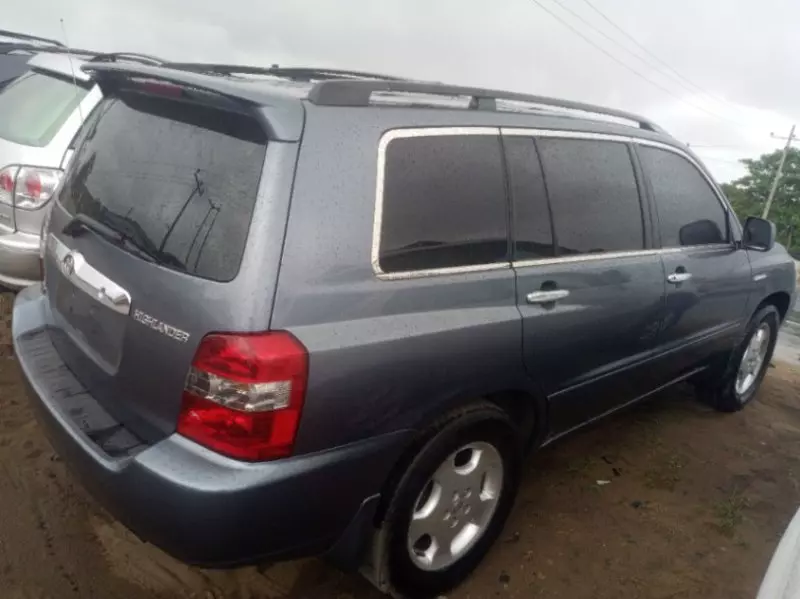 Toyota Highlander   - 2005