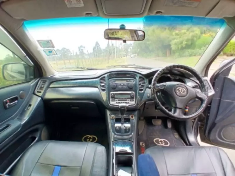 Toyota kluger   - 2004
